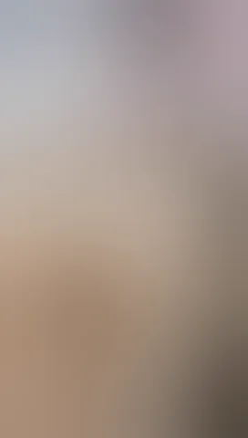 Soft bouncing and playful spankings that wake up the skin…