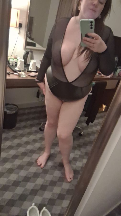 NaughtyNinaXX