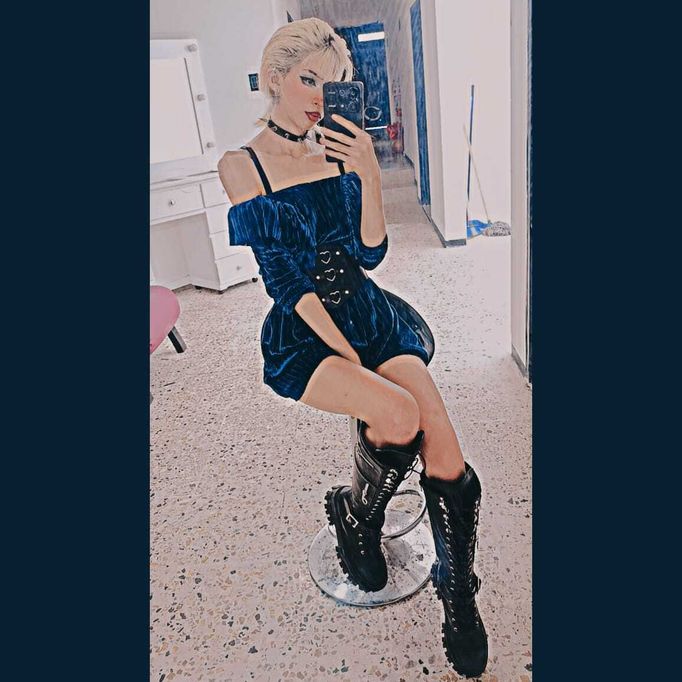 TinaRoberts19