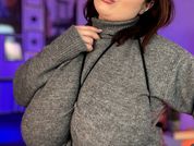 HugeBoobsRoxy