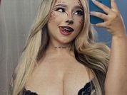 MiaaCastro