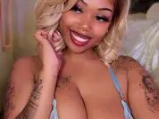 AshleyRoxelle