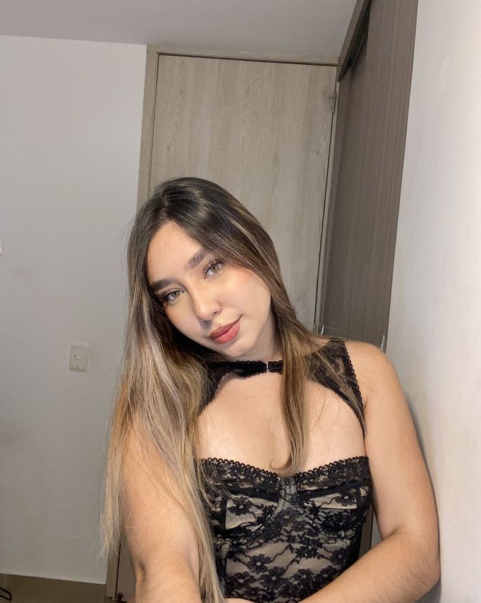 LauraSquirterr