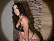 AriaLuxx