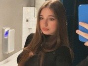 Nicole_De_Lux