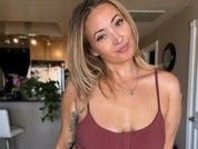 NikkiCums