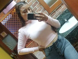 andreacortez's profile picture – Girl on Jerkmate