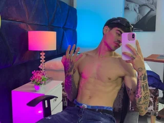 aron_muller's profile picture – Girl on Jerkmate