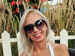 baditaluna's profile picture – Girl on Jerkmate