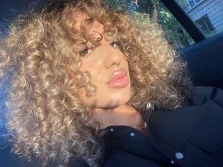 curlysweeet's profile picture – Girl on Jerkmate