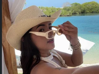 Dulce_Bigboobs's chat room