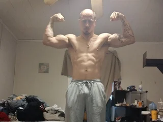fitpapimuscleroom's profile picture – Girl on Jerkmate