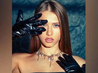 FlexyVelvet's chat room