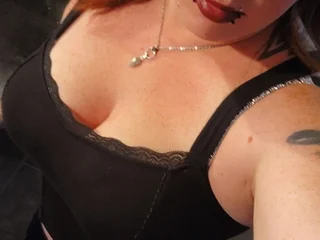 katniss_92's profile picture – Girl on Jerkmate