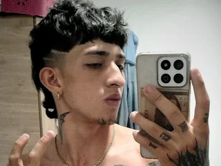 levittboy's profile picture – Girl on Jerkmate