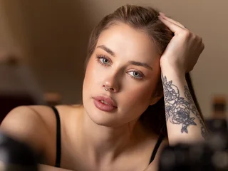 lilyrader18's profile picture – Girl on Jerkmate