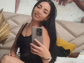 lucianamendoza20's profile picture – Girl on Jerkmate