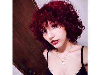 lucywinslet's profile picture – Girl on Jerkmate