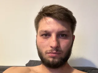 lukkass97's profile picture – Girl on Jerkmate