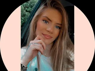 lunavesper's profile picture – Girl on Jerkmate