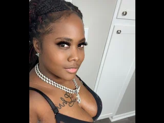 MistressMiaBrown