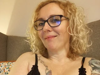 orlafox's profile picture – Girl on Jerkmate