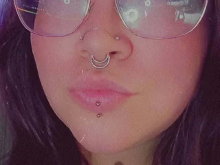 urfaveladyliz's profile picture – Girl on Jerkmate