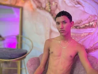 brownsliim's profile picture – Girl on Jerkmate
