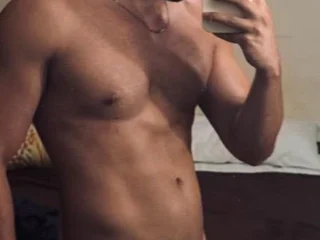 curioustraights's profile picture – Girl on Jerkmate