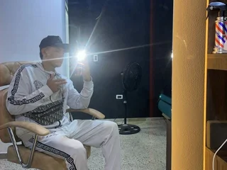 hadsomesexylatino's profile picture – Girl on Jerkmate