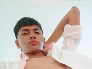 markbowie18's profile picture – Girl on Jerkmate