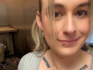 AliceCalifornia profile