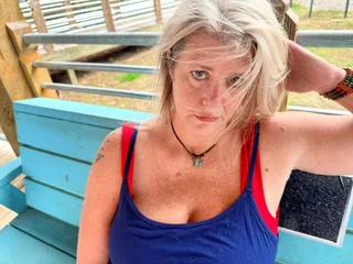 Alicescuriosity profile