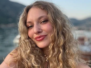 CarrieeBradshaw profile