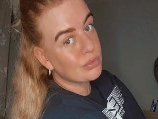 CurvyLJ profile