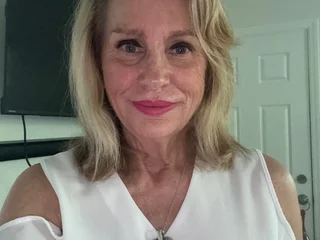 Hotblondemilf1962 profile