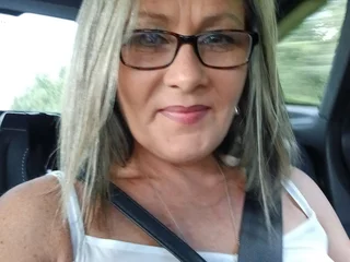 IrishMilfRoxie34dd profile