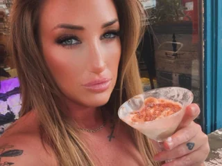LittleMissTrouble_x profile