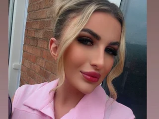 LolaxxxUK profile