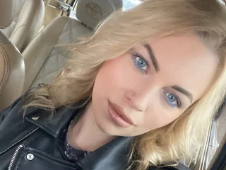 LoveBlondie21 profile