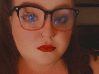 MaeLuxe profile
