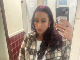 Naughtyy_Angie profile