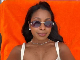 PetiteIndianSafia