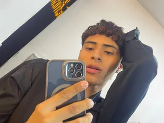 Scarlett_Royale