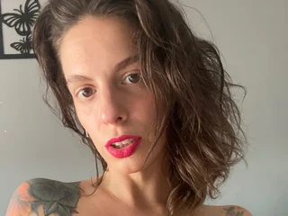 Thequeenofwands profile