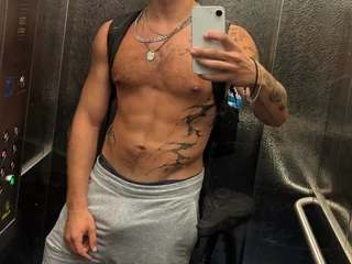 YourGFLovesMe