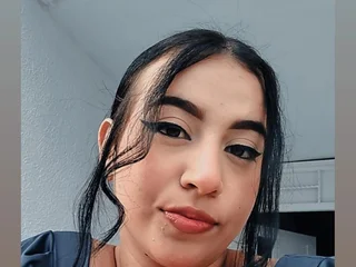 adrianax28lux profile