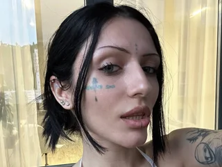 karinisse profile