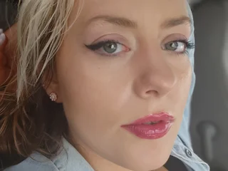 skarlett_roseee profile