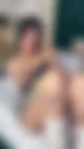 A big, hot wet pussy play